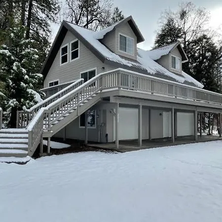 Shaver Lake, 4 Bdr Hot Tub Misty Mountain Retreat